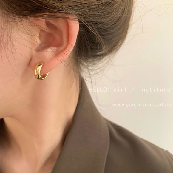 Brand New Ear Cuff - Picture 1 of 3